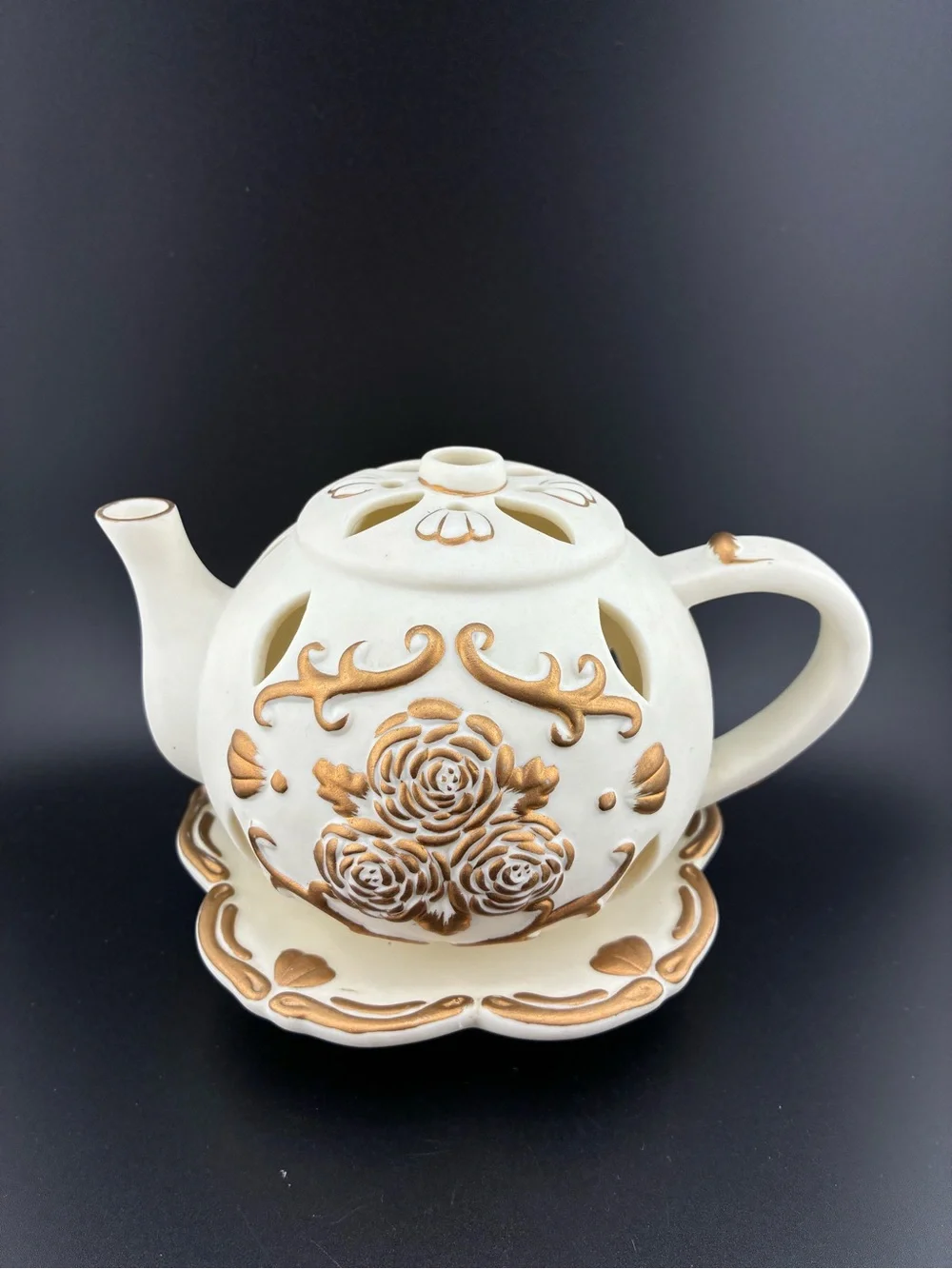 PartyLite‎ Cream and Gold Floral Lantern Teapot